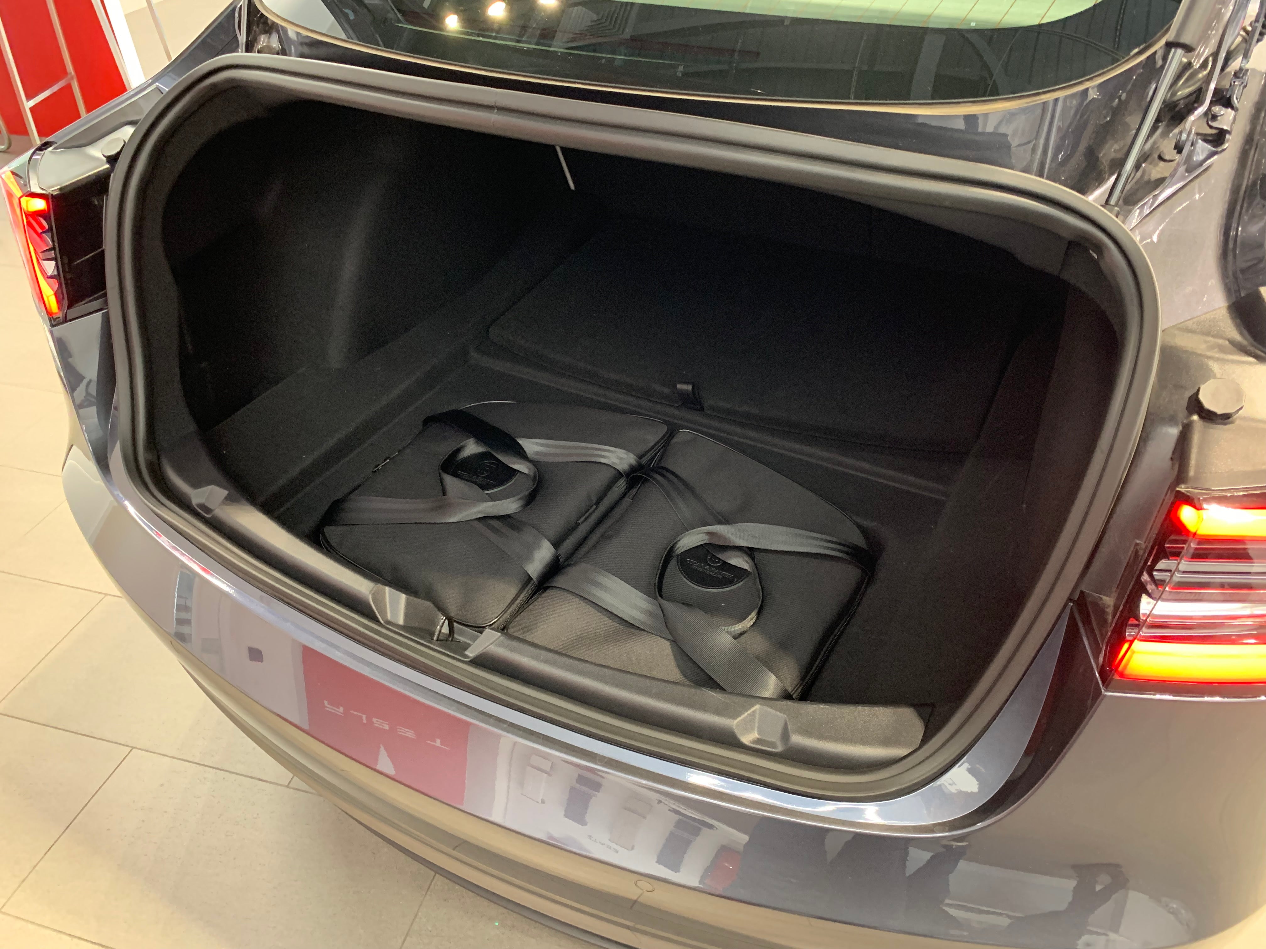 Tesla Model 3 - 2 piece 'CUBE' bespoke tailored TRUNK luggage –  Oscarandhamish